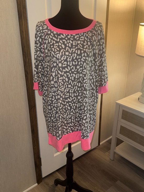 Honeyme Tops - Honeyme Gray & Pink Leopard Print Tunic